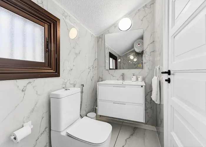 Apartment Beachfront In Parque Santiago, Playa De Americas